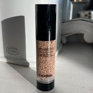 Chanel Les Beiges Touché Derwin Water Fresh Complexion Touch B20